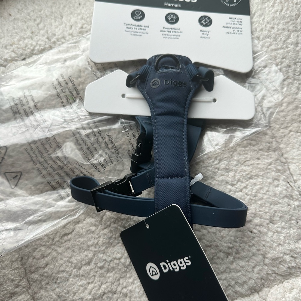 NWT Diggs dog harness size XA navy blue